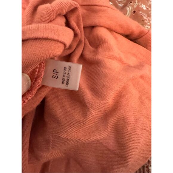 Tahari Rust Mock Neck Keyhole Blouse | Soft Stretchy Short Sleeve Top Size Small - Picture 8 of 9